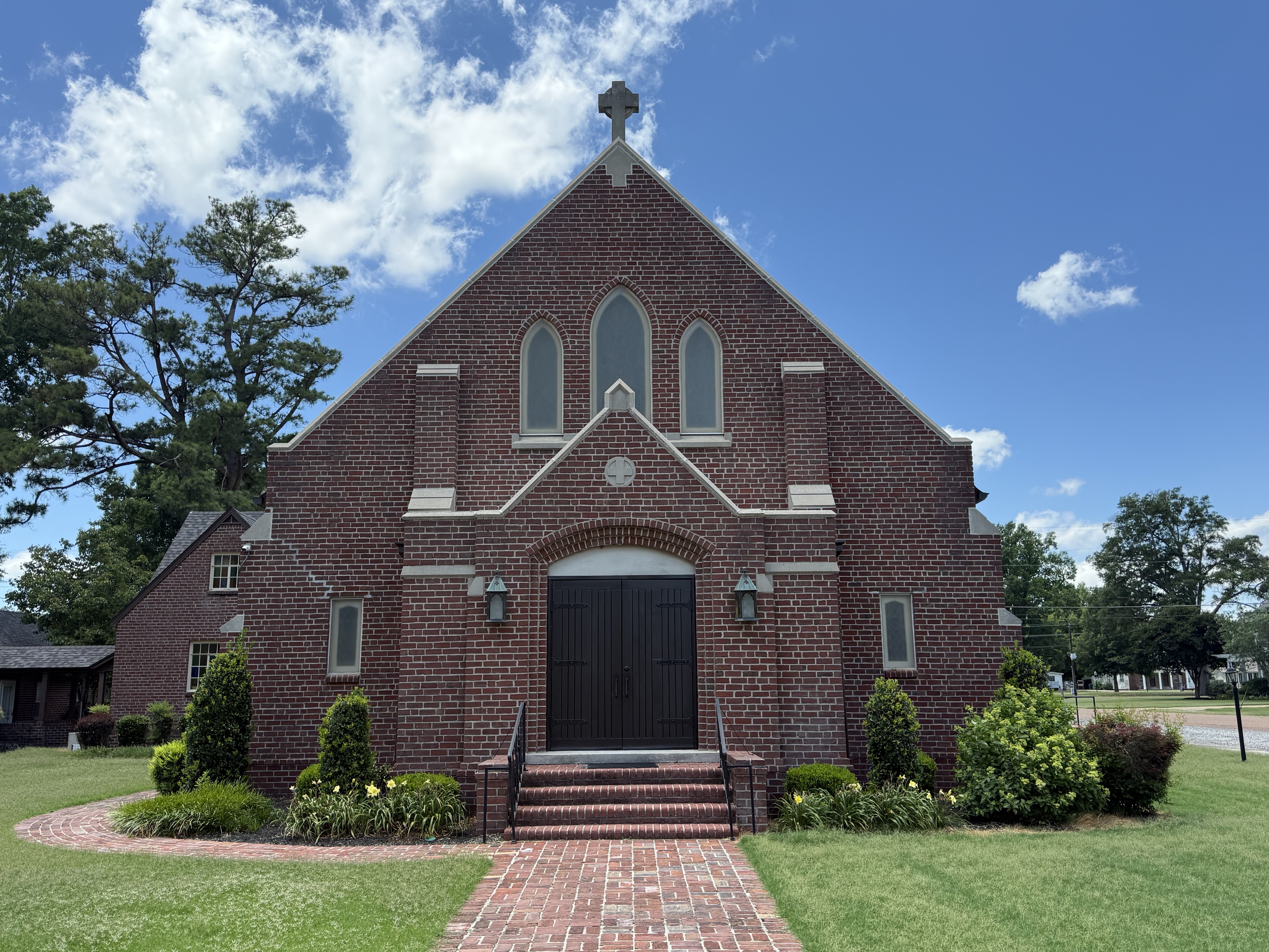 Tunica Methodist Church exterior